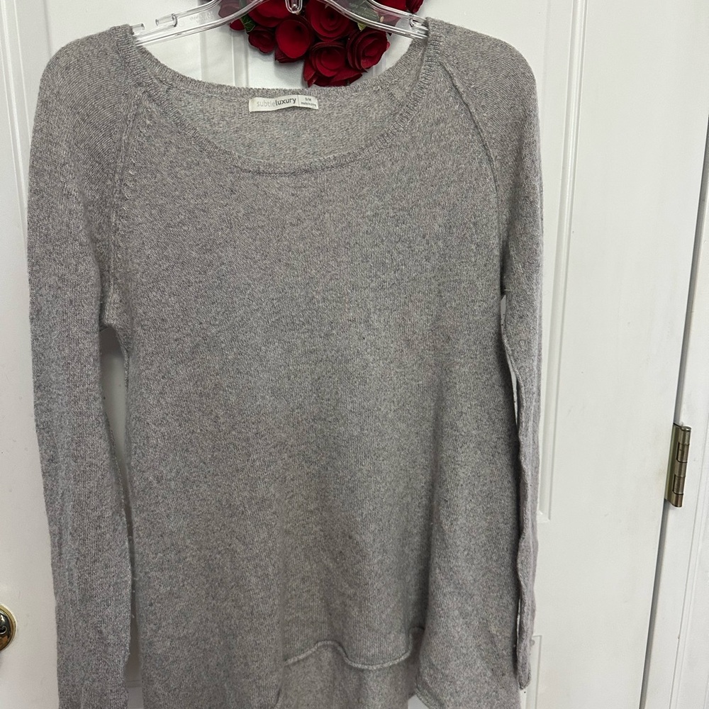 Subtle Luxury Cashmere Heather Gray Knit Top
